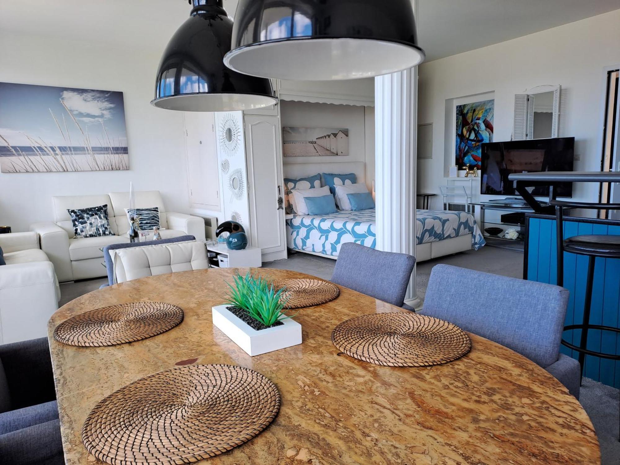 Grand loft de 60m2 très lumineux très belle vue sur mer Erquy Esterno foto